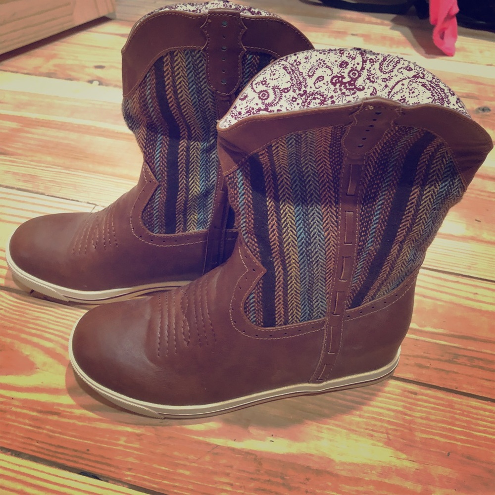 Justin Comfy Western boots 7.5